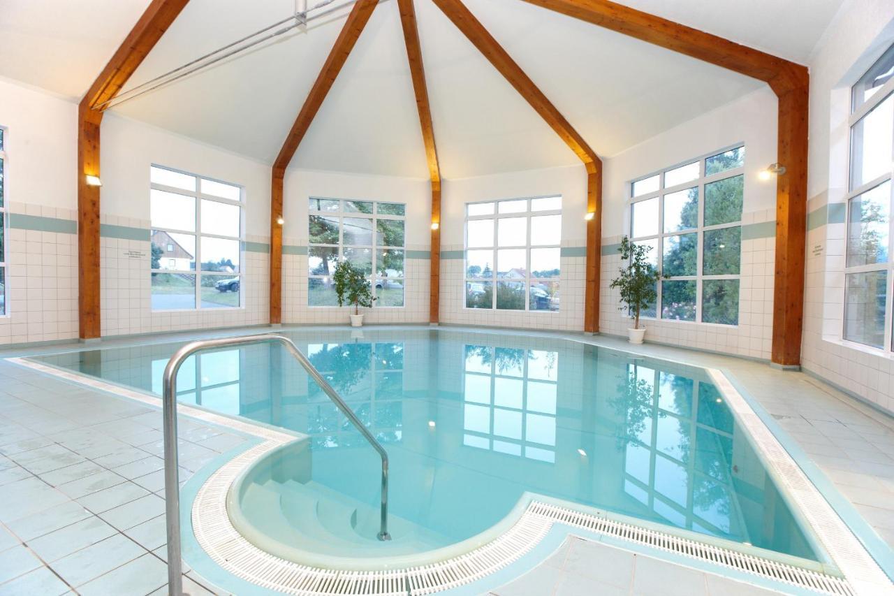 Sonnenhotel Feldberg Am See Mit Schwimmbad, Sauna Und Dampfbad Feldberger Seenlandschaft Exterior foto